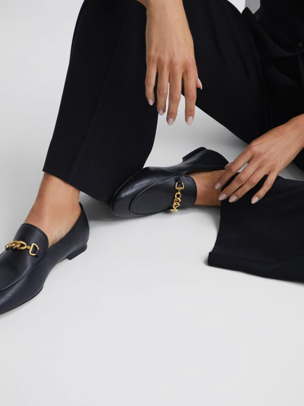 Reiss Flats | Evan Chain Detail Loafers Black - Women
