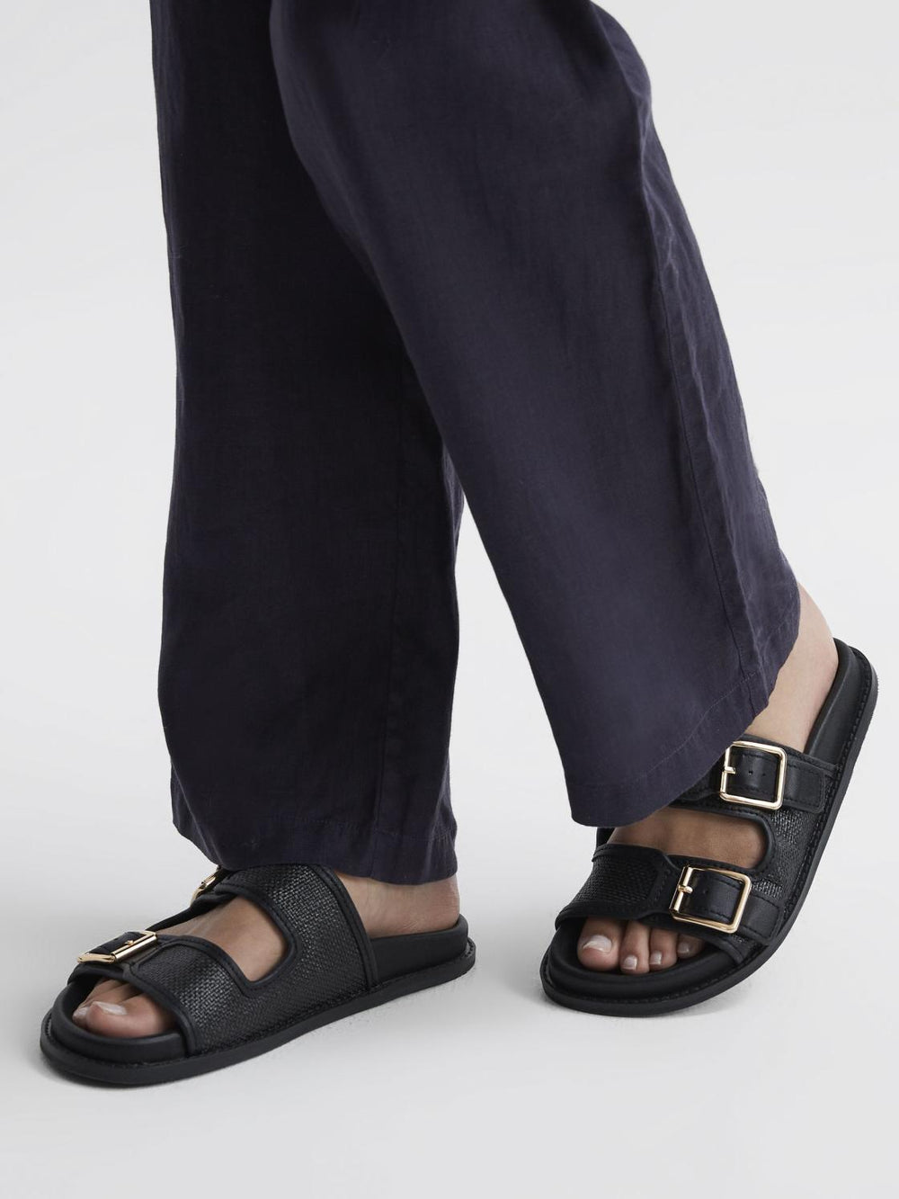 Reiss Flats | Ezra Raffia Leather Sliders Black - Women