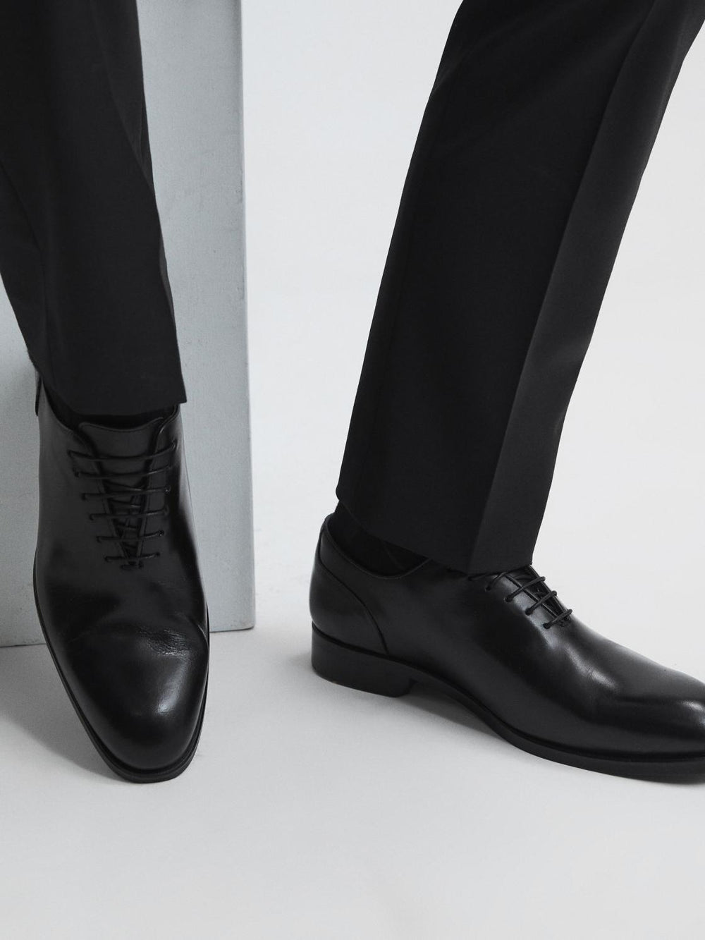 Reiss Formal Shoes | Bay Leather Whole Cut Shoes Black - Men