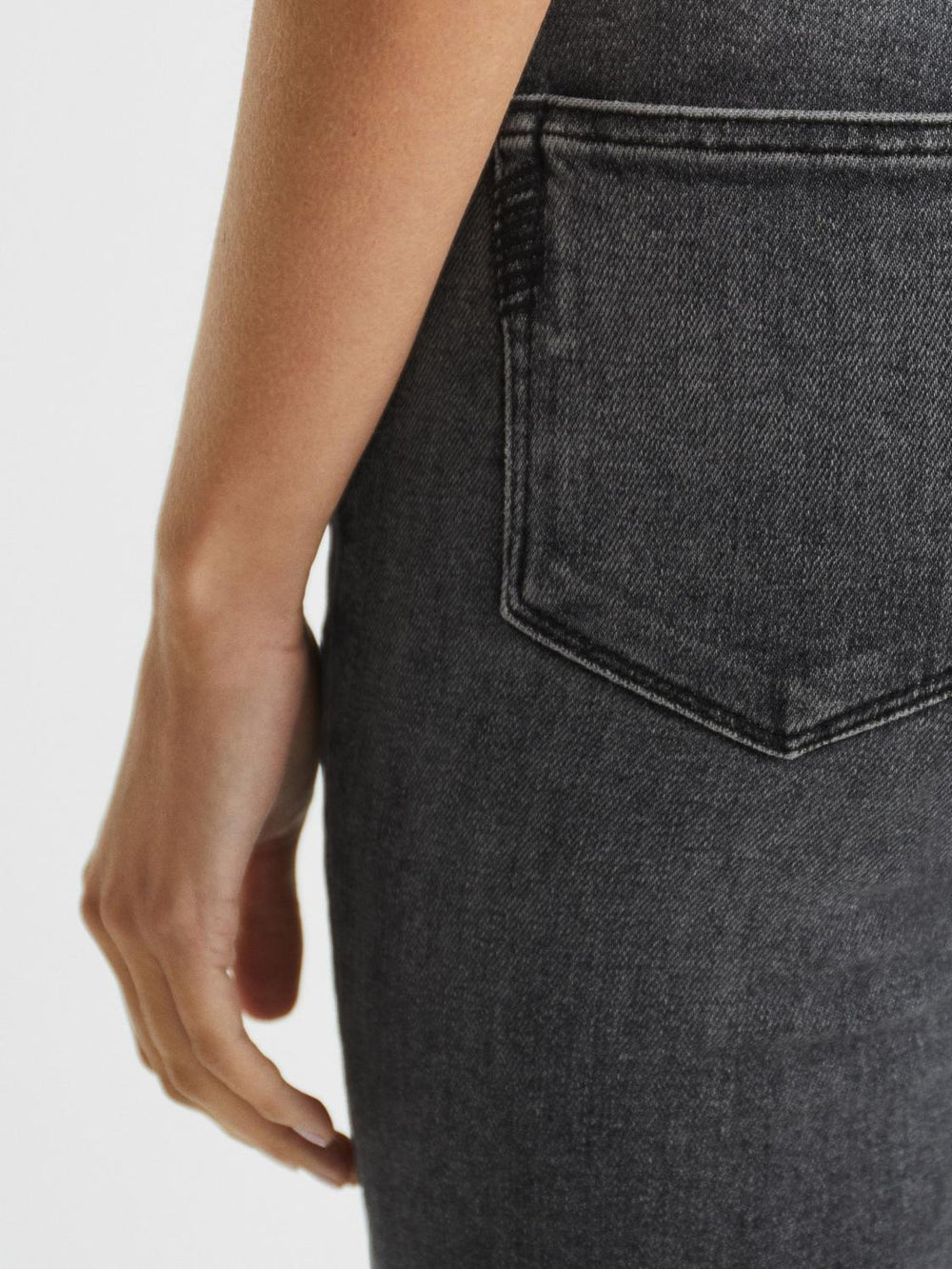 Reiss Jeans | Cindy Paige Cindy Straight Leg Raw Hem Jeans Washed Black - Women