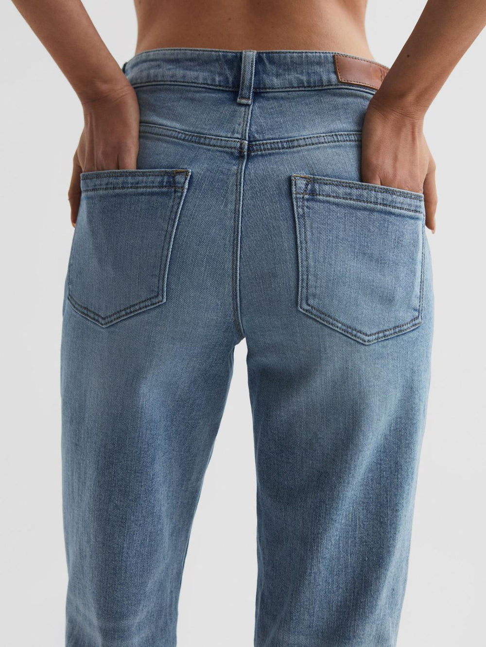 Reiss Jeans | Maisie Cropped Mid Rise Straight Leg Jeans Light Blue - Women