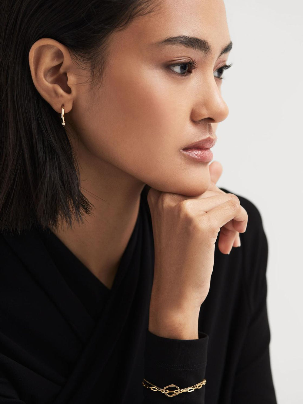 Reiss Jewellery | Miro 8 Maria Black Huggie Earring Gold - Women