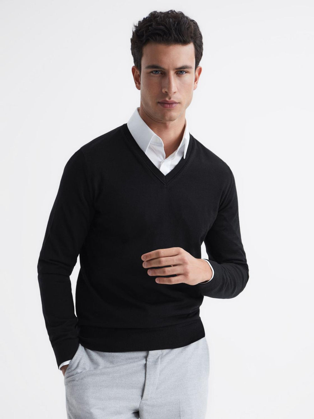 Reiss Knitwear | Earl Merino V-Neck Jumper Black - Men