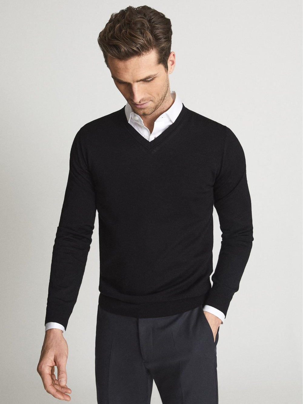 Reiss Knitwear | Earl Merino V-Neck Jumper Black - Men