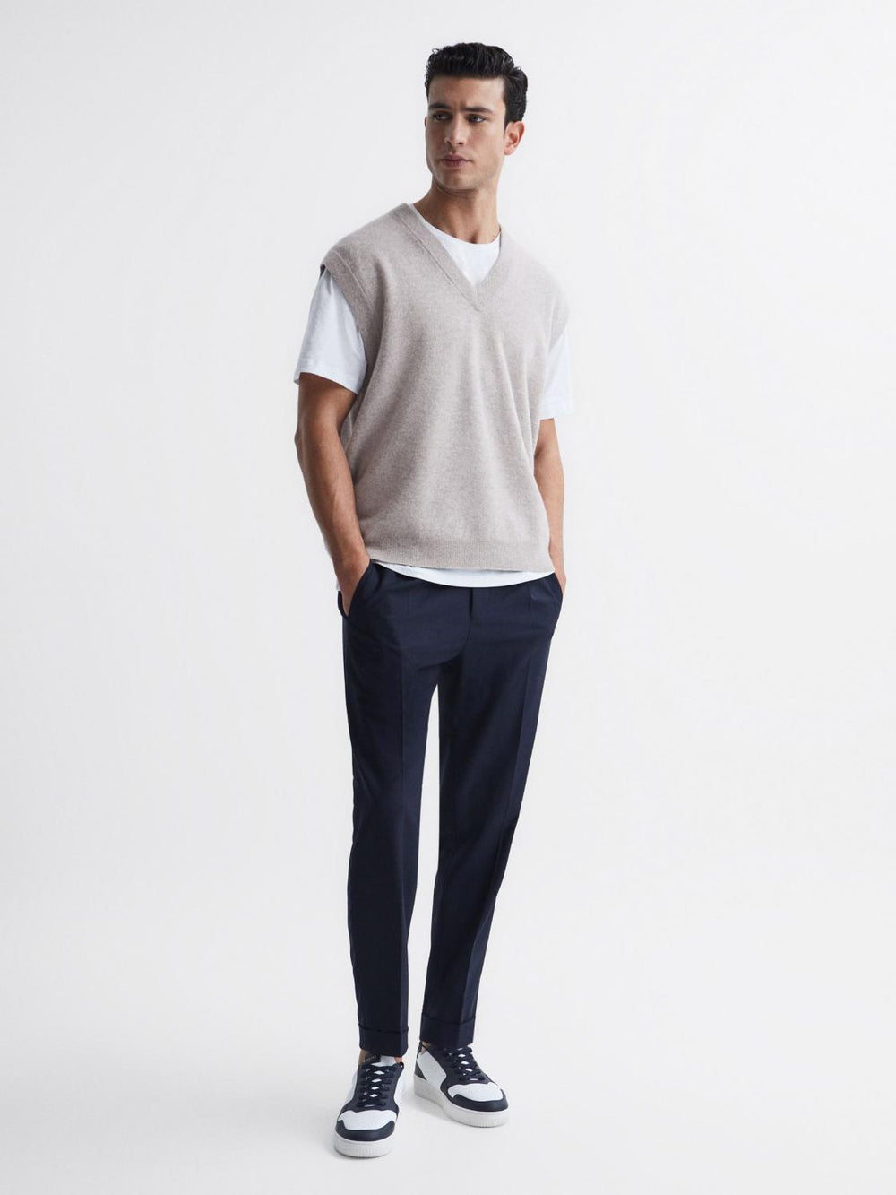 Reiss Knitwear | Fiji Wool Blend Sleeveless Knitted Vest Heather - Men