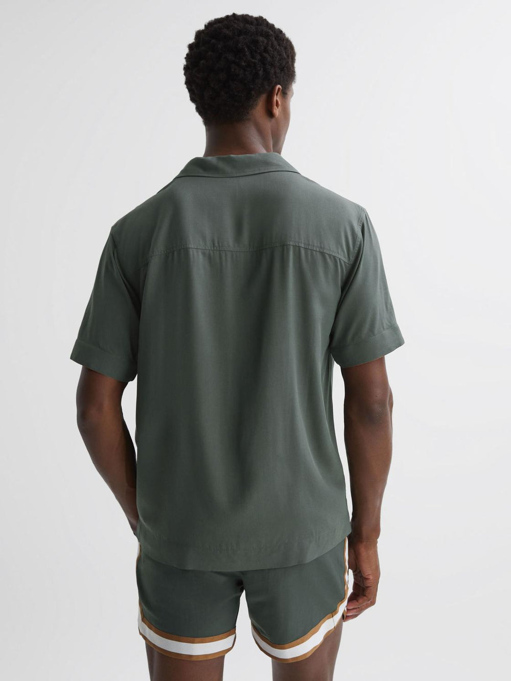 Reiss Shirts | Valbonne Reiss | Ché Contrast Cuff Cuban Collar Shirt Deep Forest/tobacco - Men