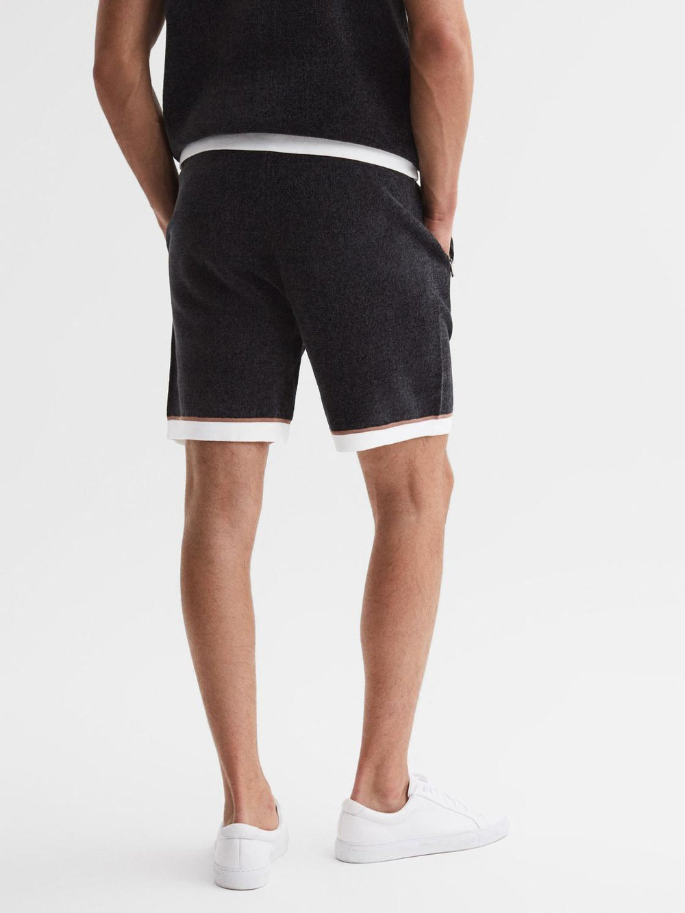 Reiss Shorts | Fielder Relaxed Fit Elasticated Chenille Shorts Black - Men