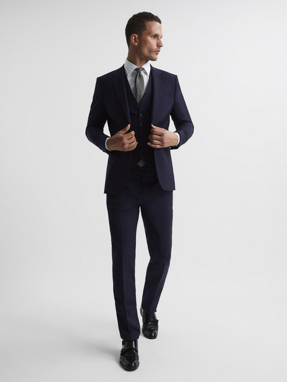 Reiss Suits & Tailoring | Hope Modern Fit Travel Waistcoat Navy - Men