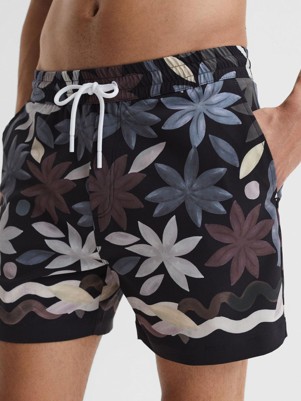 Reiss Swimwear | Arizona Floral Print Drawstring Swim Shorts Black Multi - Men