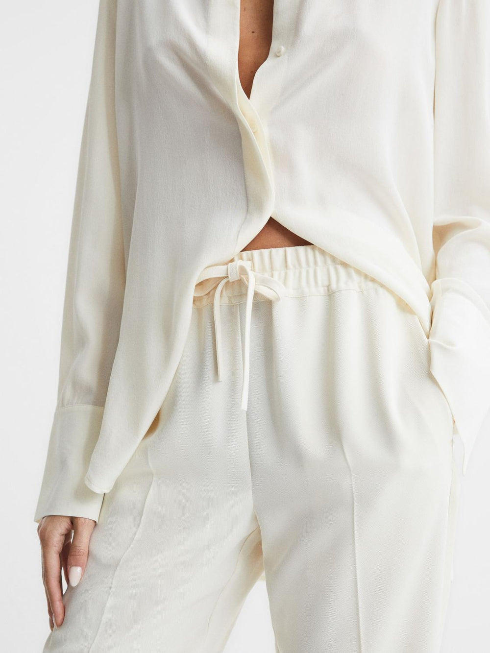 Reiss Trousers | Hailey Pull-On Tapered Trousers Cream - Women