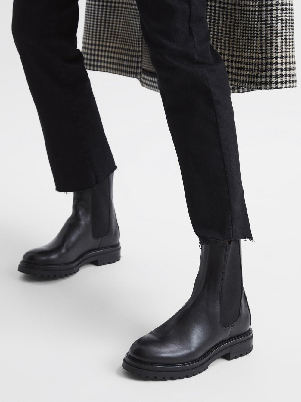 Reiss Flats | Thea Boots Leather Pull On Chelsea Boots Black - Women