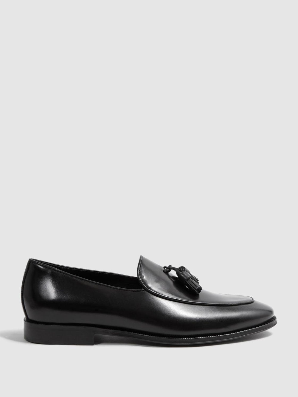 Reiss Formal Shoes | Windsor Suede Tassel Loafers Black - Men