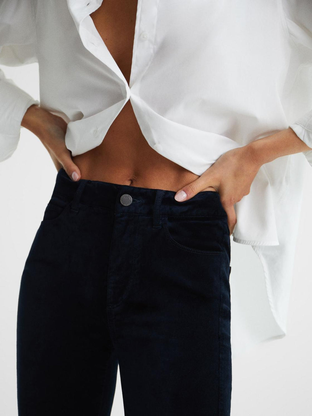 Reiss Jeans | Cindy Twisted Seam Velvet Jeans Dark Navy - Women