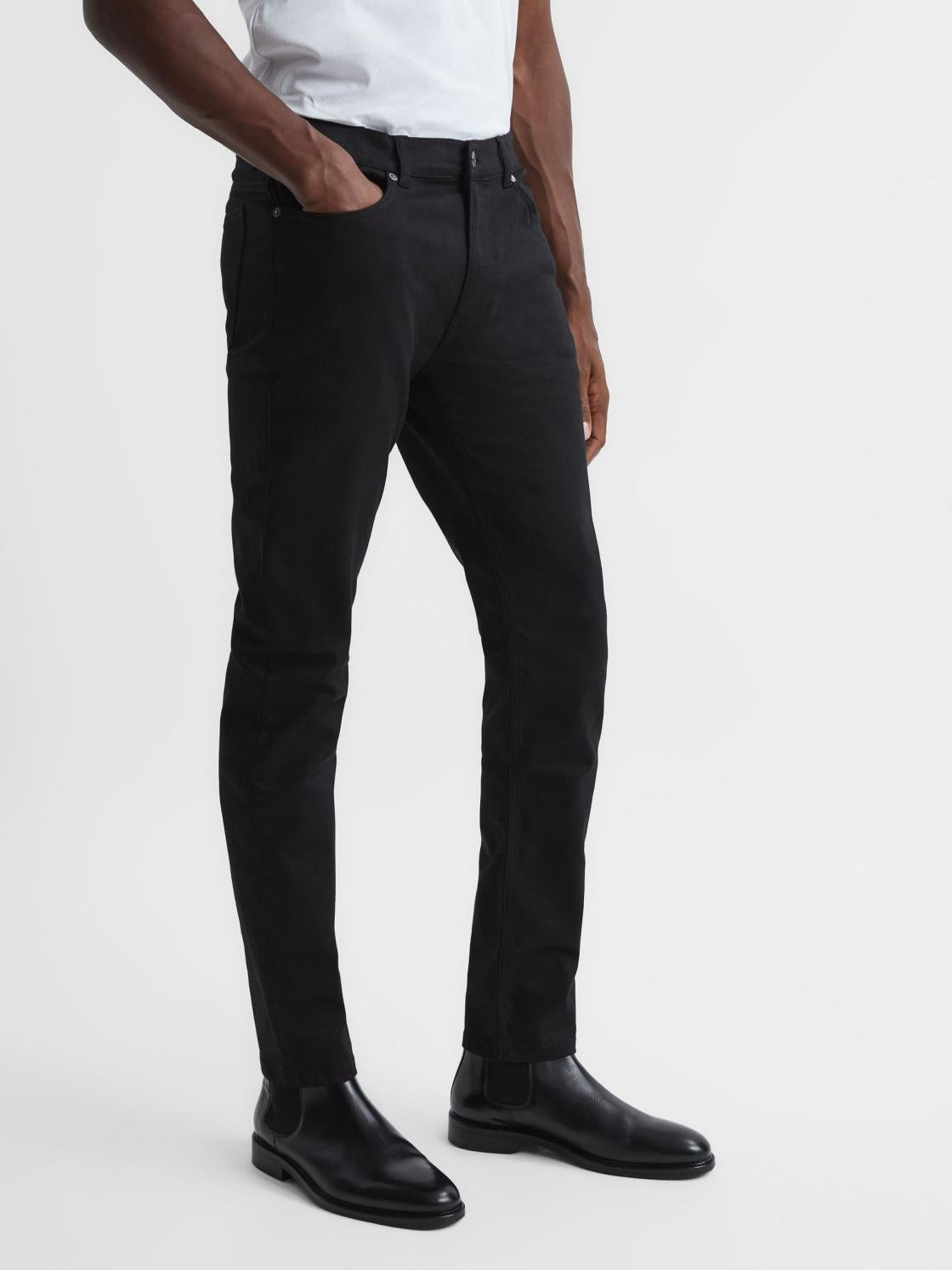 Reiss Jeans | Rufus Tapered Slim Fit Jersey Stretch Jeans Black - Men