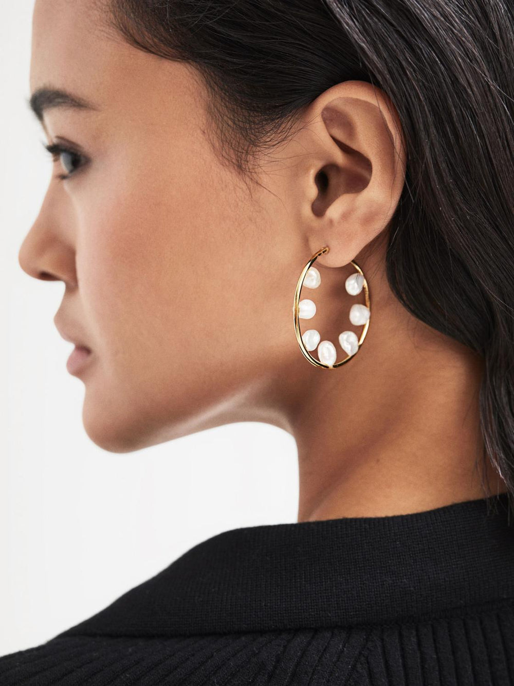 Reiss Jewellery | Baroque 35 Maria Black Hoop Earring Gold - Women