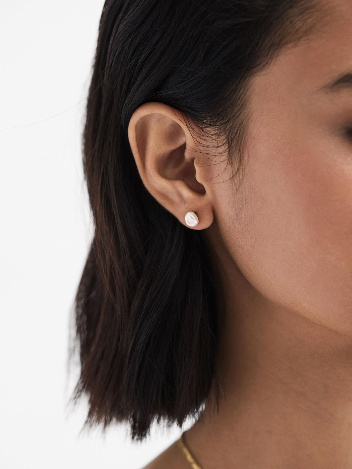 Reiss Jewellery | Baroque Maria Black Stud Earring Gold - Women