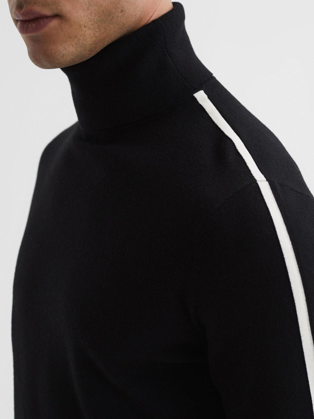 Reiss Knitwear | Aspen Long Sleeve Roll Neck Jumper Black - Men