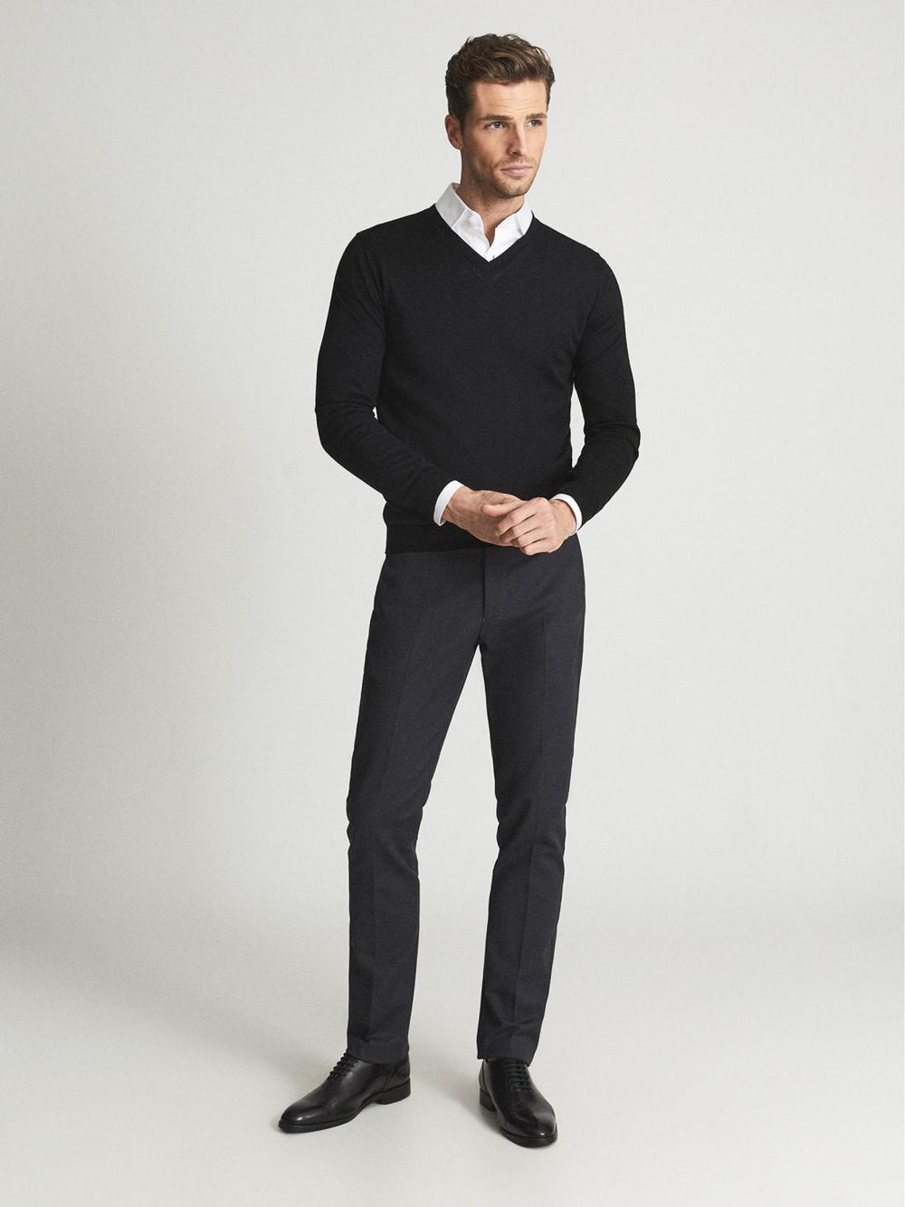 Reiss Knitwear | Earl Merino V-Neck Jumper Black - Men