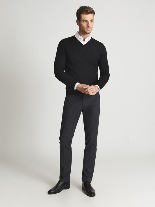Reiss Knitwear | Earl Merino V-Neck Jumper Black - Men