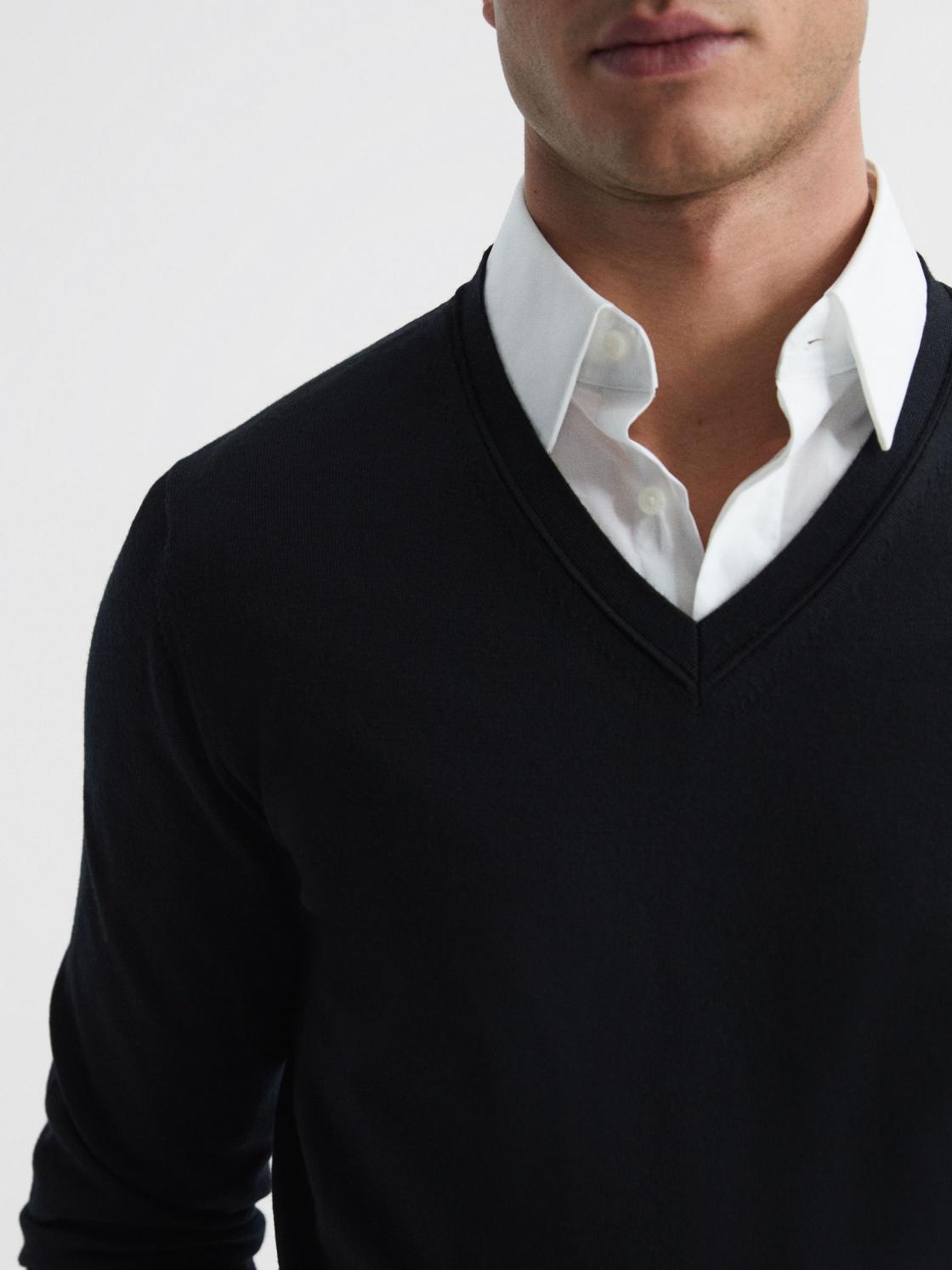 Reiss Knitwear | Earl Merino V-Neck Jumper Black - Men