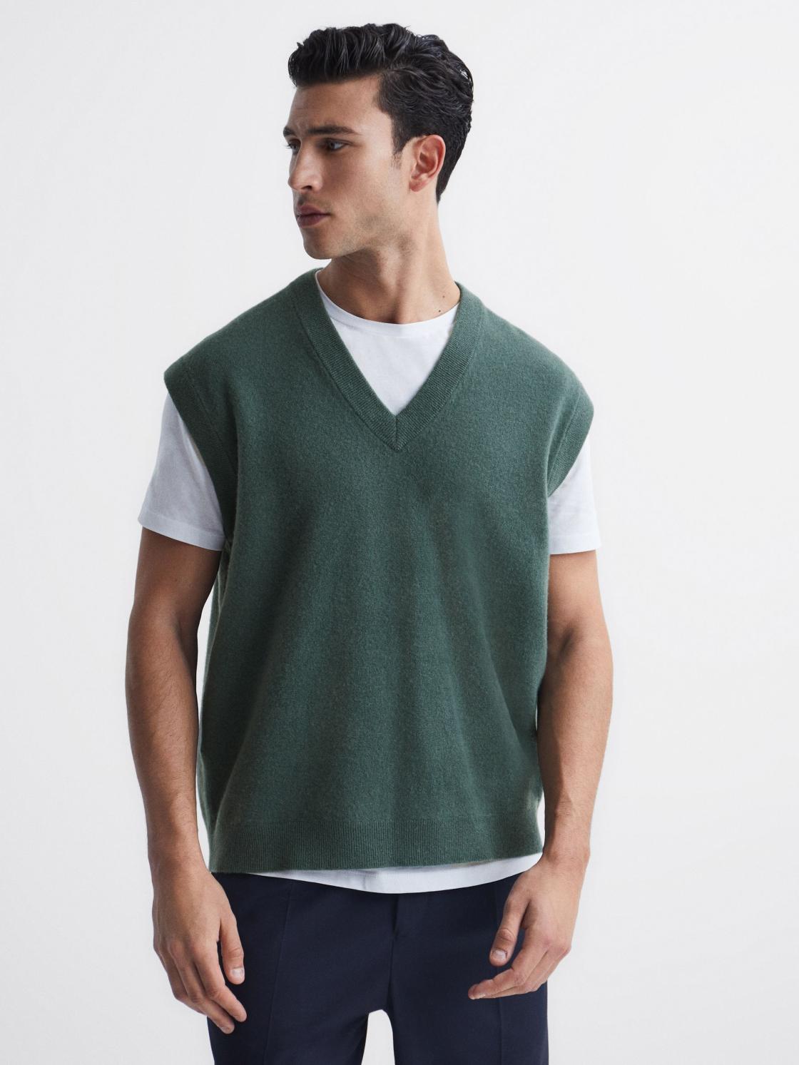 Reiss Knitwear | Fiji Wool Blend Sleeveless Knitted Vest Ecru - Men