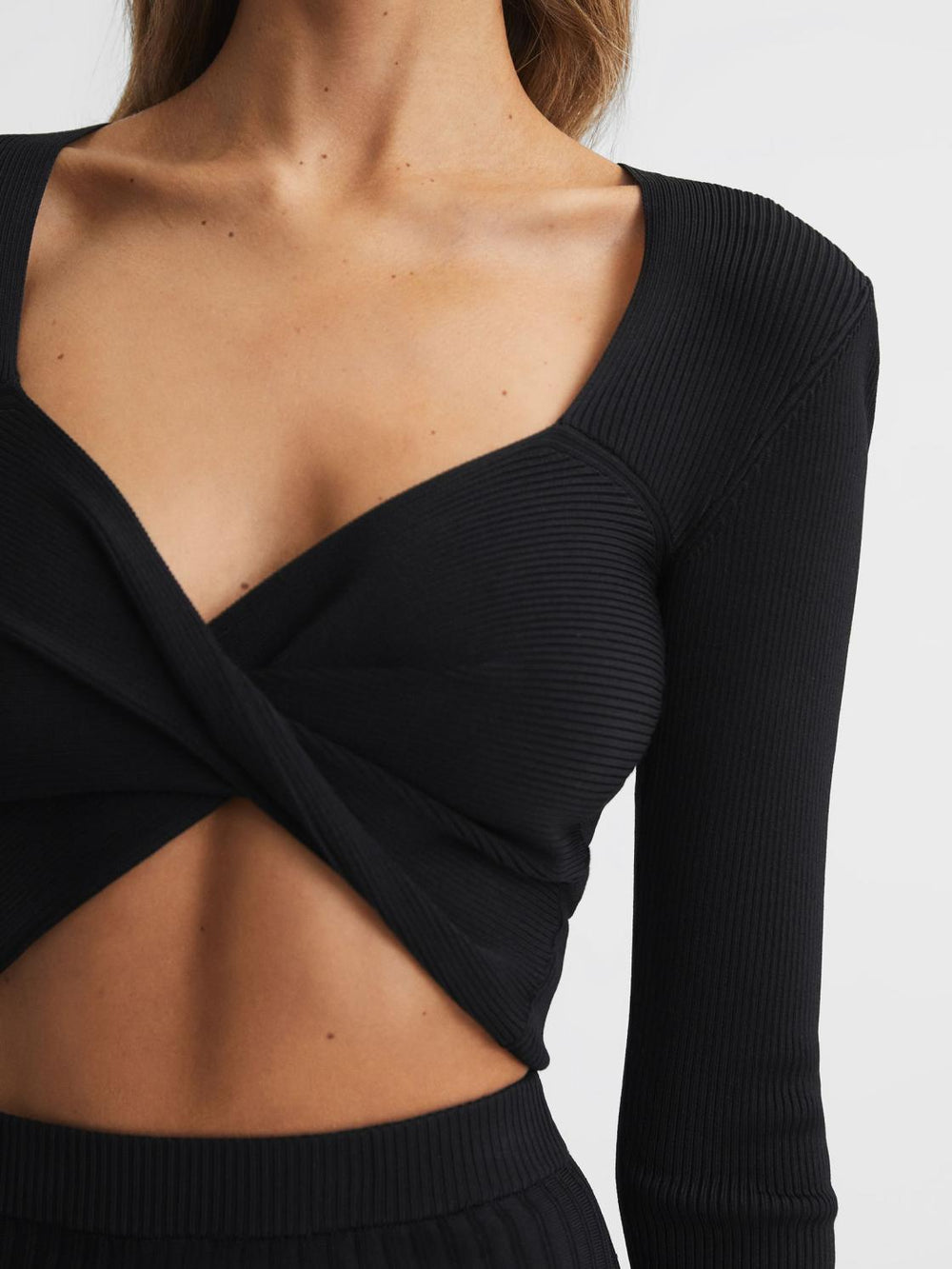 Reiss Knitwear | Iona Knitted Twist Cropped Top Black - Women