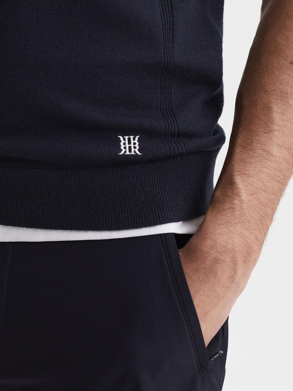 Reiss Knitwear | Wedge Golf Merino Sleeveless Half-Zip Jumper Navy - Men