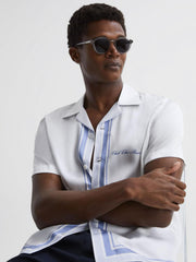 Reiss Shirts | Chateau Reiss | Ché Motif Cuban Collar Button-Through Shirt White/blue - Men
