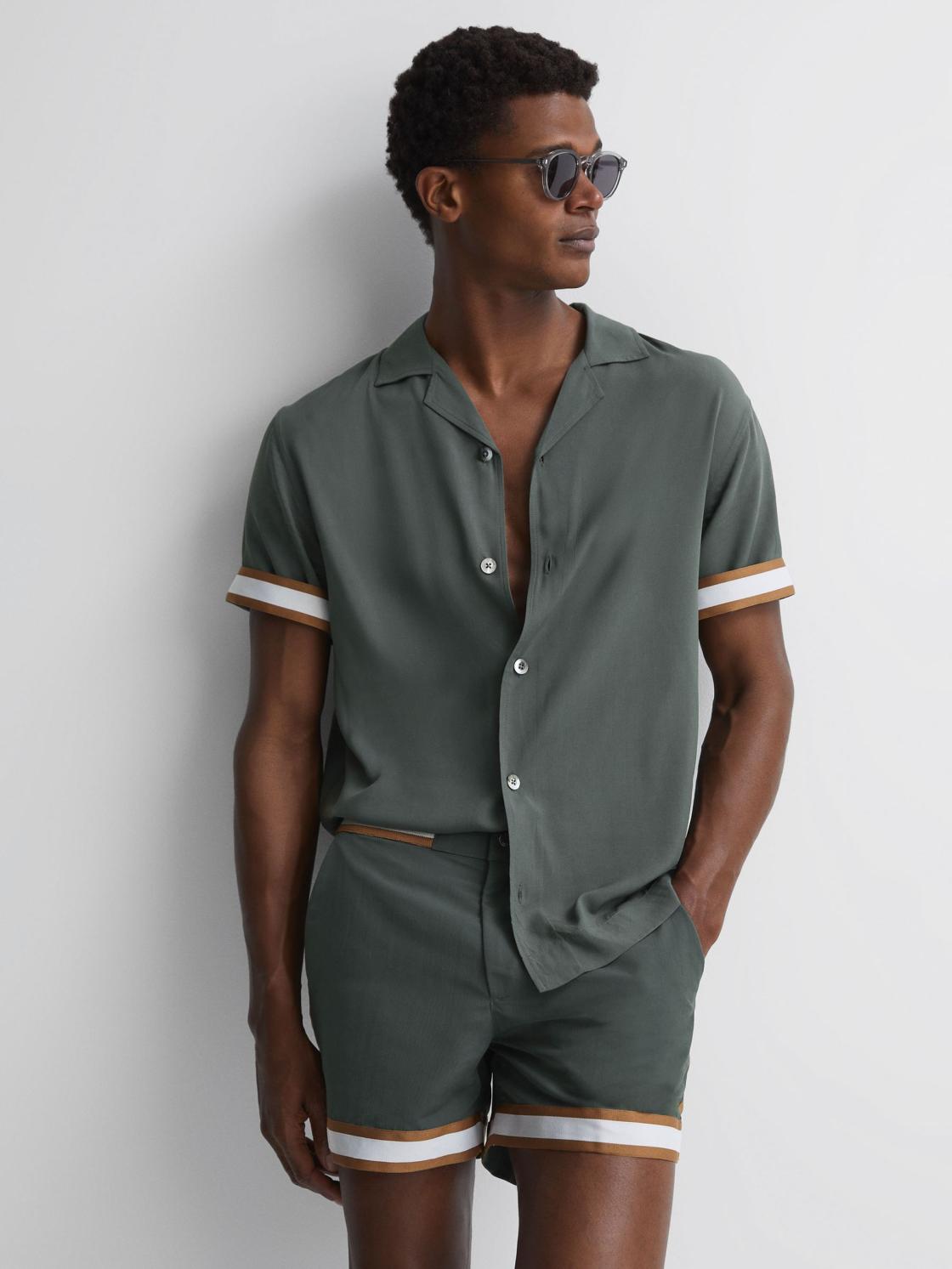 Reiss Shirts | Valbonne Reiss | Ché Contrast Cuff Cuban Collar Shirt Deep Forest/tobacco - Men