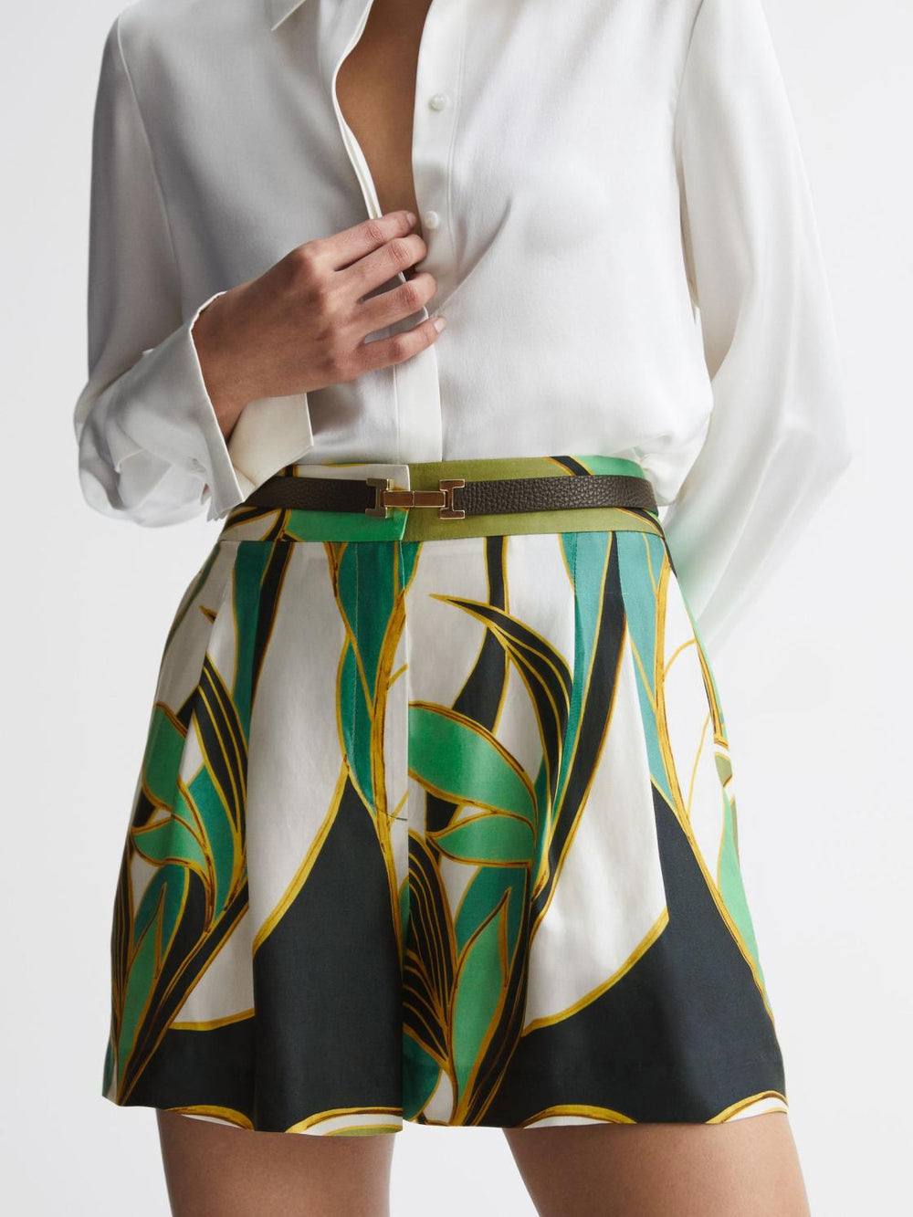 Reiss Shorts | Luna Mid Rise Printed Shorts Green Print - Women