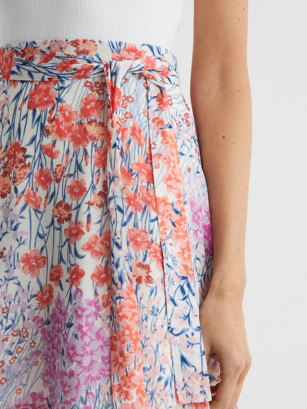 Reiss Skirts | Elle Floral Print High Rise Mini Skirt Coral/white - Women