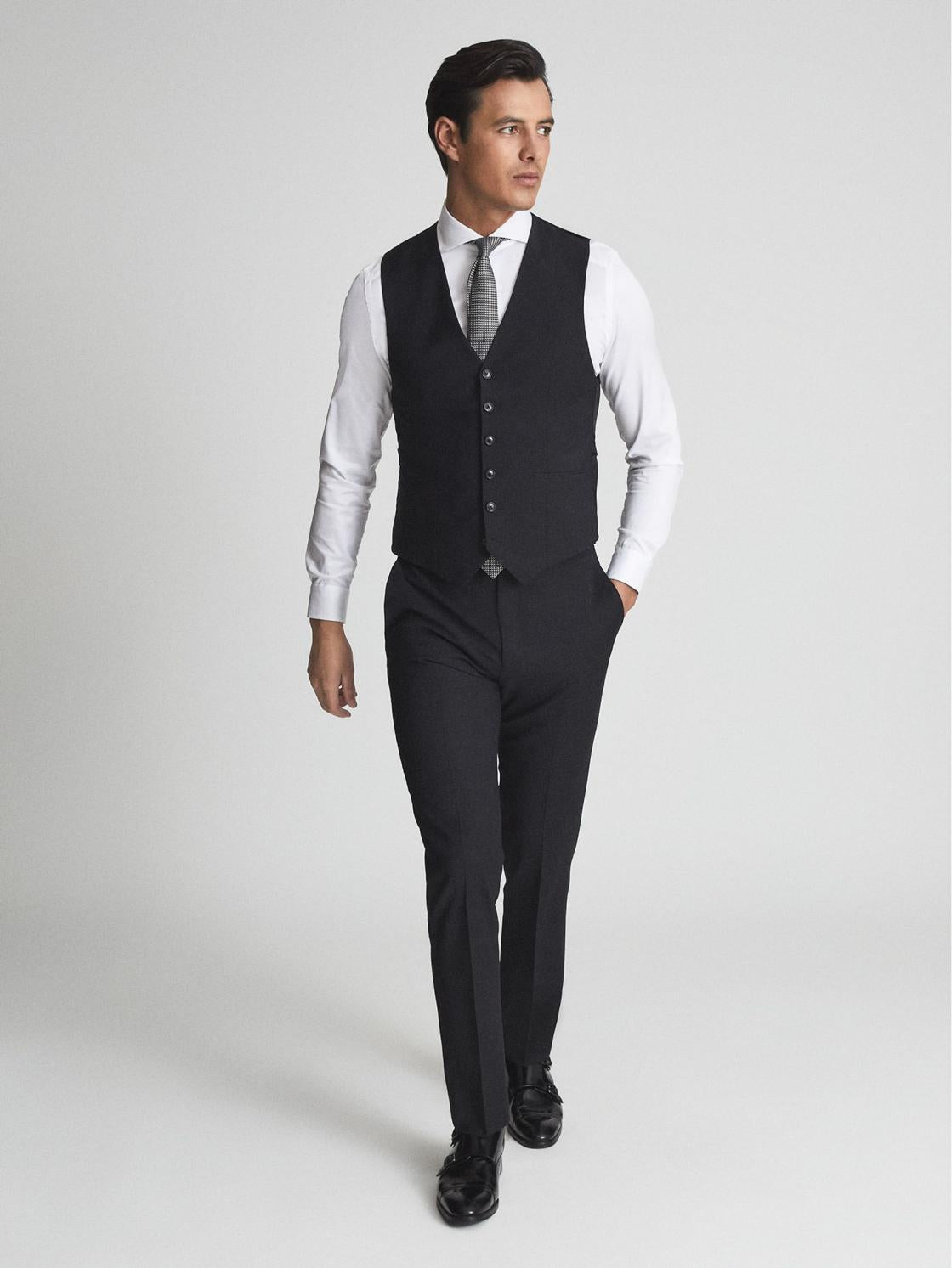 Reiss Suits &amp; Tailoring | Hope Modern Fit Travel Waistcoat Black - Men
