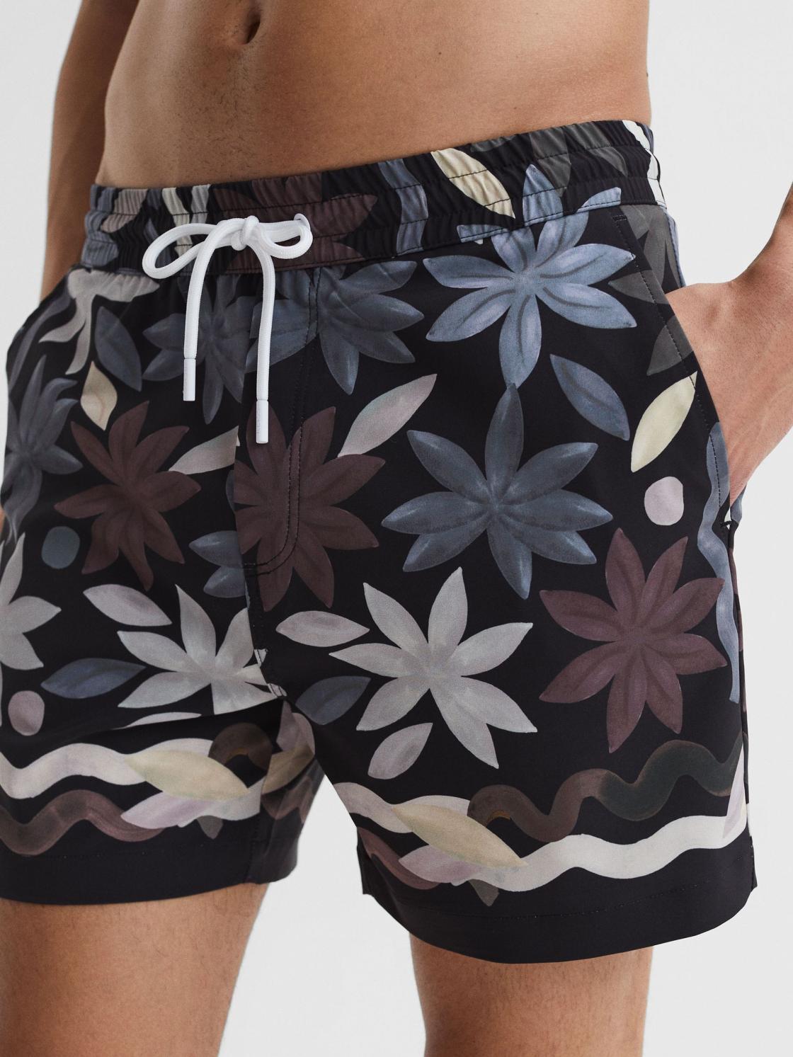Reiss Swimwear | Arizona Floral Print Drawstring Swim Shorts Black Multi - Men