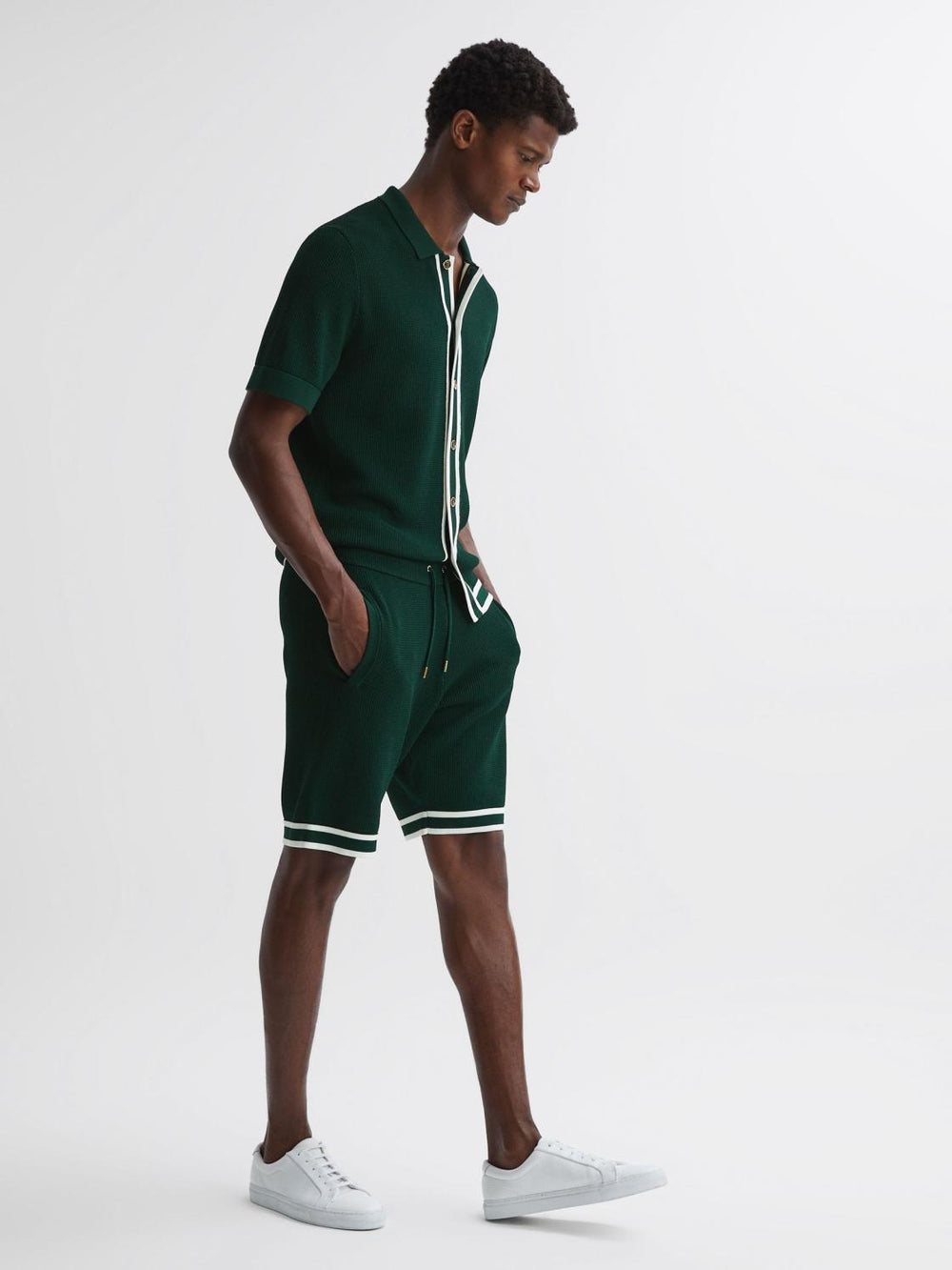 Reiss Trousers | Andre Reiss | Ché Knitted Drawstring Shorts Dark Green - Men
