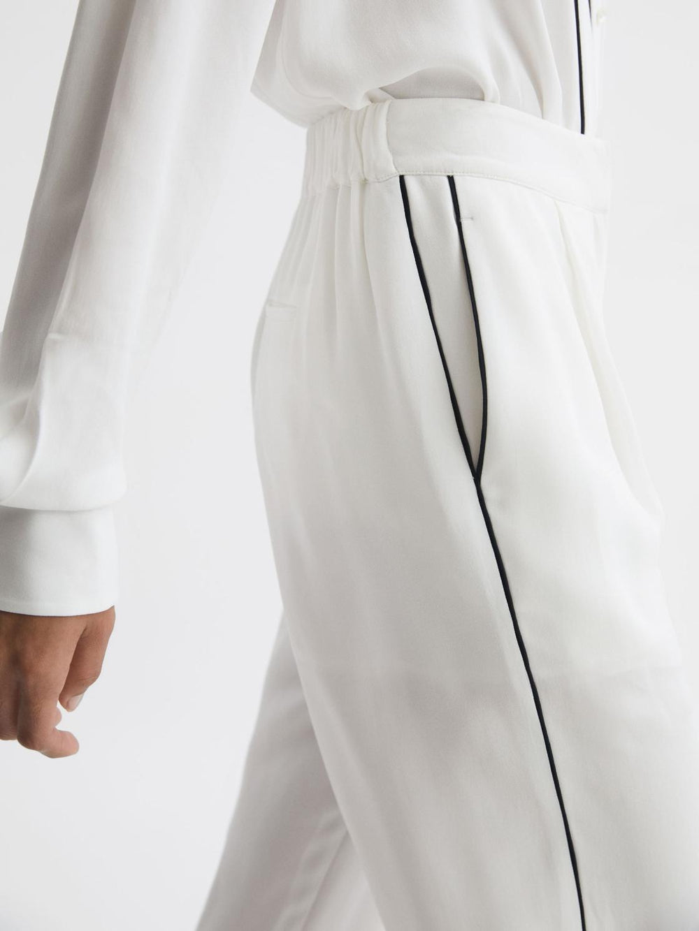 Reiss Trousers | Gina Mid Rise Wide Leg Trousers Ivory - Women