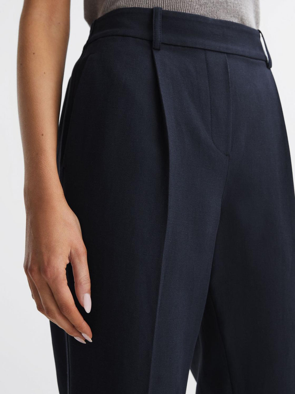 Reiss Trousers | Shae Taper Tapered Linen Trousers Khaki - Women