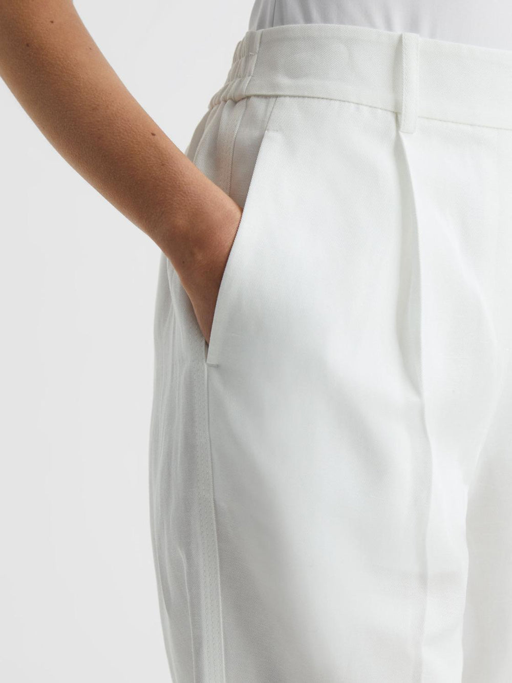 Reiss Trousers | Shae Taper Tapered Linen Trousers Khaki - Women